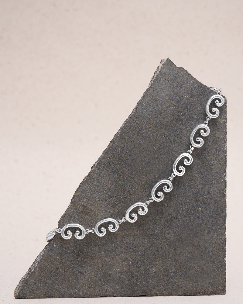 ARC NECKLACE